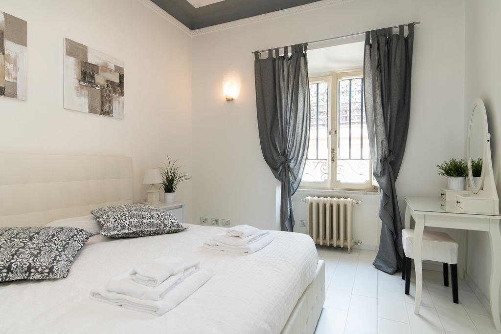White Borgo Rom