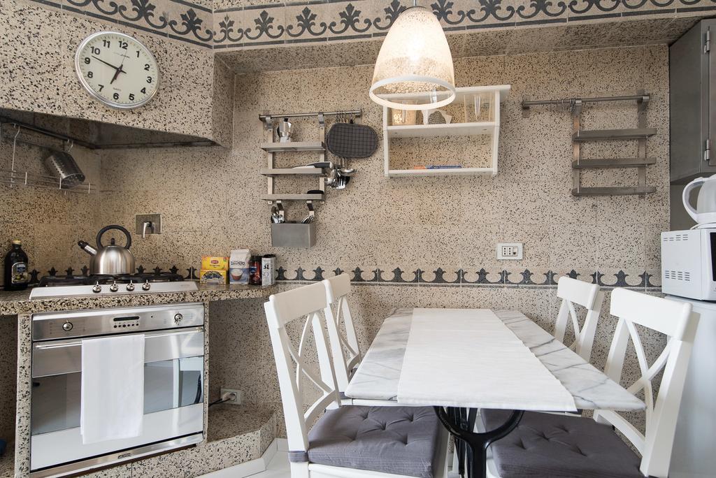 White Borgo Rom